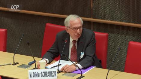 Télévision : l'ancien président du CSA Olivier Schrameck dénonce l'attitude de Cyril Hanouna