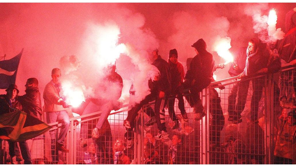 Marseille. D'où viennent les fumigènes utilisés au stade Vélodrome ?