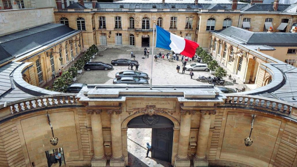 GOUVERNEMENT DÉMISSIONNAIRE : QUI SONT LES MINISTRES CHARGÉS D'EXPÉDIER LES AFFAIRES COURANTES ET QUE PEUVENT-ILS FAIRE ?