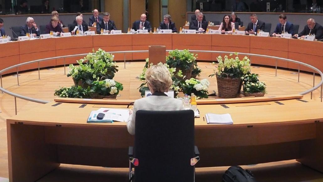 DébatDoc- Sommets, dans le secret des négociations européennes DébatDoc- Sommets, dans le secret des négociations européennes