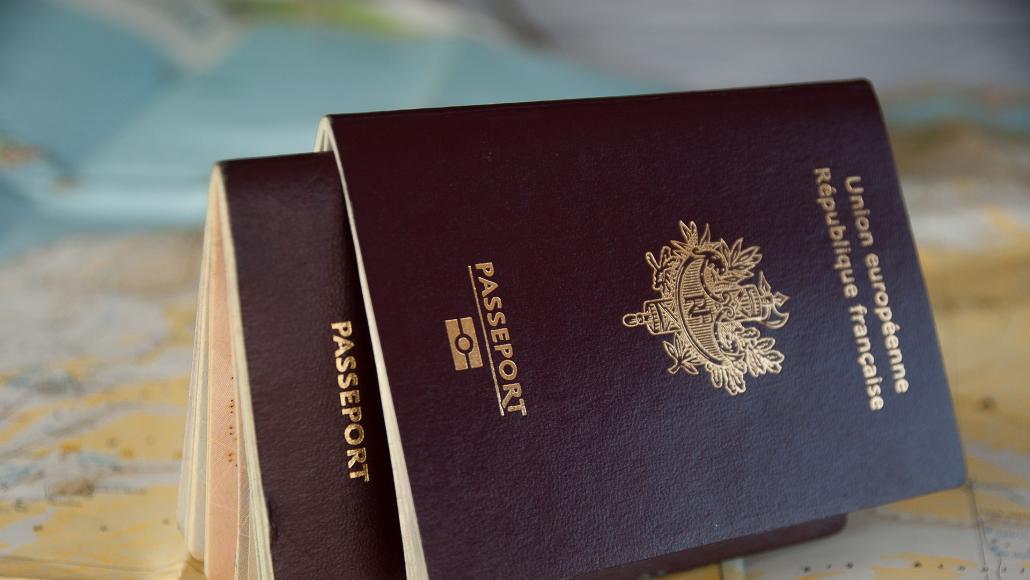 Deux passeports français