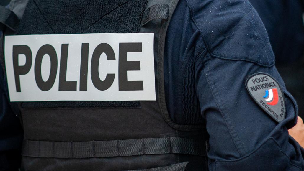 Un policier à Metz en décembre 2021