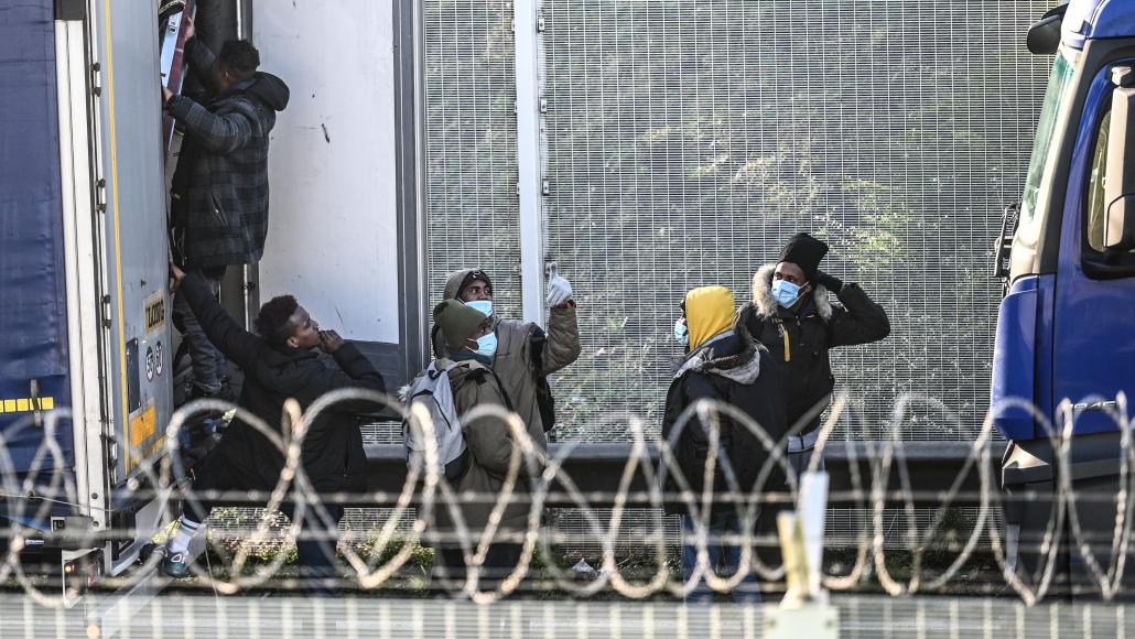 Des migrants à Calais en décembre 2020