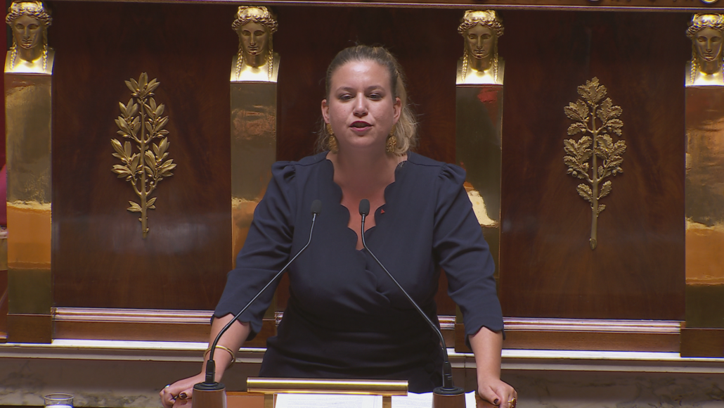 Mathilde Panot à la tribune de l'Assemblée nationale (LCP)