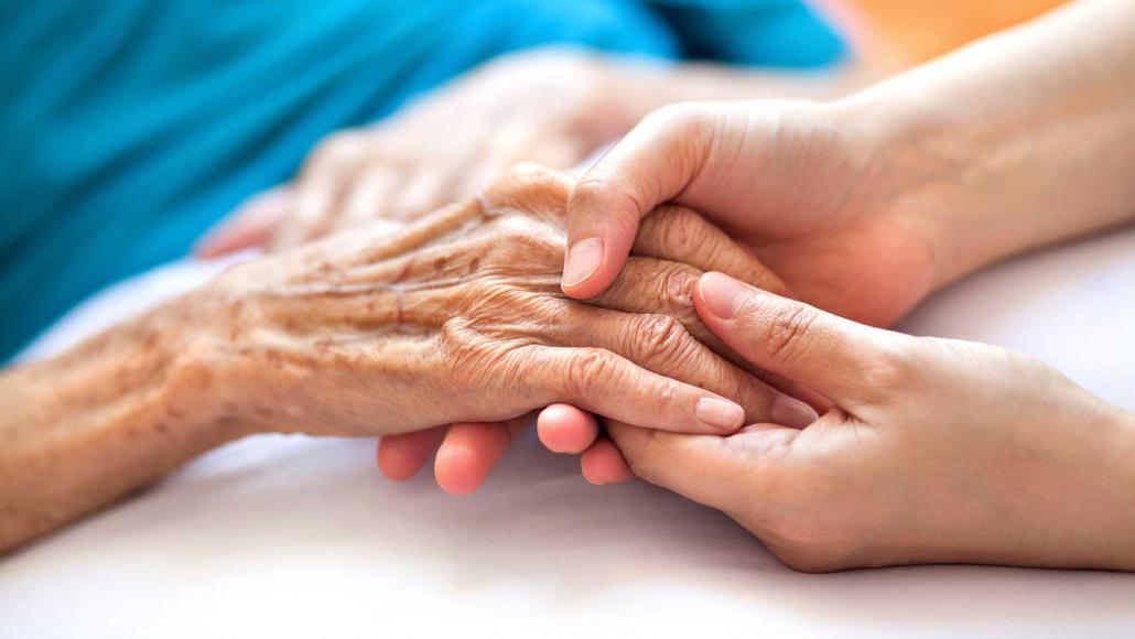 FIN DE VIE : OÙ EN SONT LES TEXTES SUR LES SOINS PALLIATIFS ET L'AIDE À MOURIR ?
