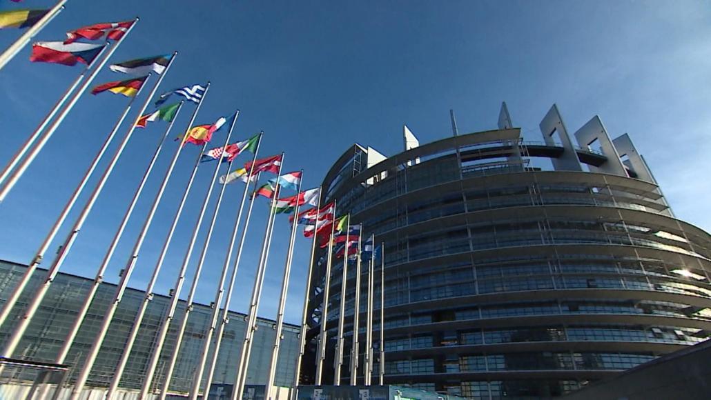 BUREAU DE L'ASSEMBLÉE : LA GAUCHE VEUT UN CORDON SANITAIRE CONTRE LE RN, CITANT LES EXEMPLES EUROPÉEN ET ALLEMAND. QU'EN EST-IL ?