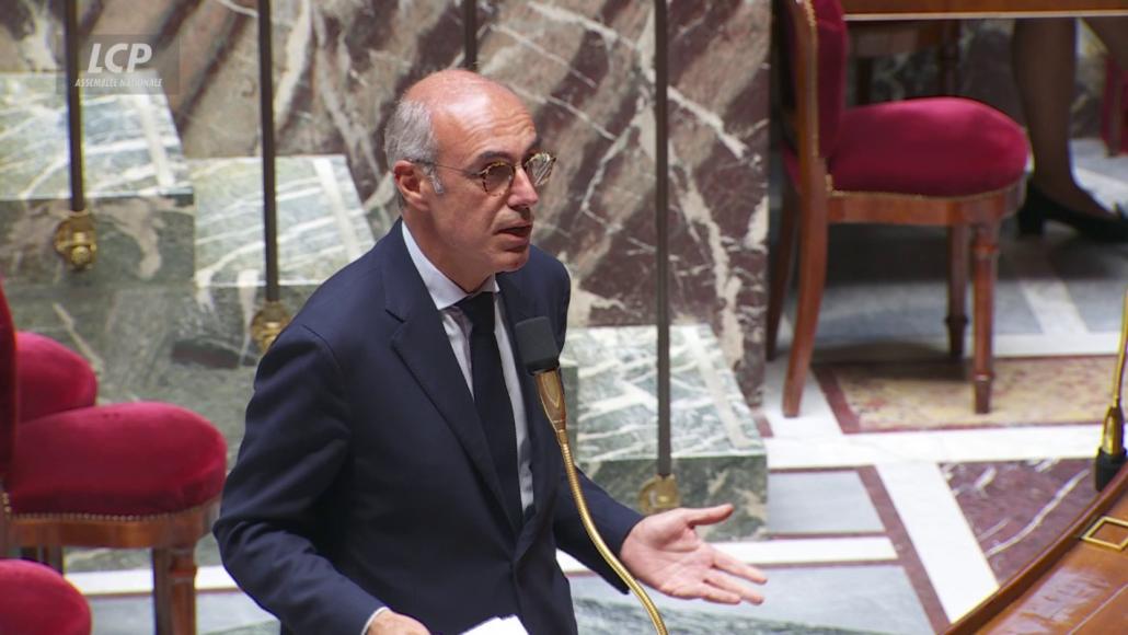Hommages à Olivier Marleix : Un Moment de Recueillement au Parlement