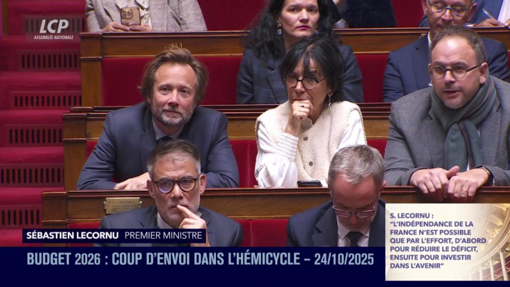 Boris Vallaud et Olivier Faure à l'Assemblée nationale, vendredi 24 octobre. 