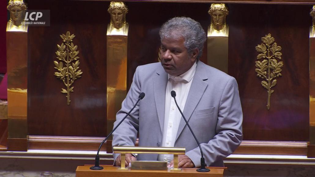 Jean-Hugues Ratenon (LFI) dans l'hémicycle, le 27 novembre 2025