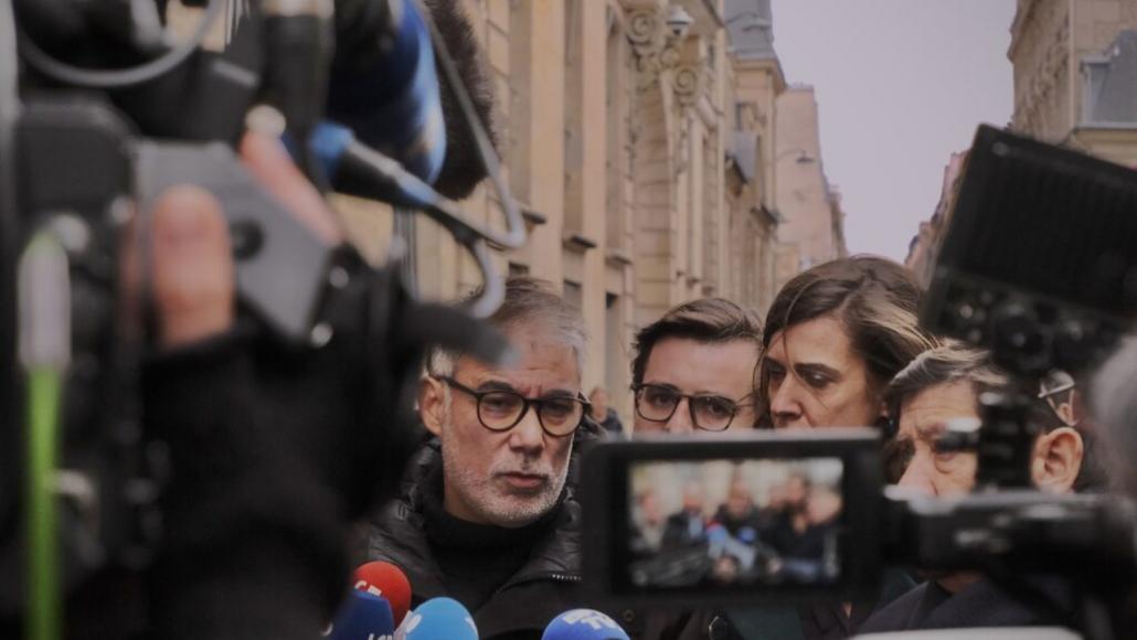 Olivier Faure et la délégation socialiste à la sortie de Matignon, le 1er décembre 2025.jpg