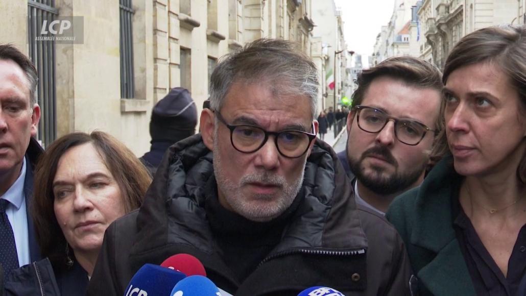 Olivier Faure à la sortie de Matignon, le 1er décembre 2025.