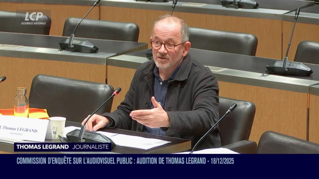 Thomas Legrand devant la commission d'enquête, le 18 décembre 2025.