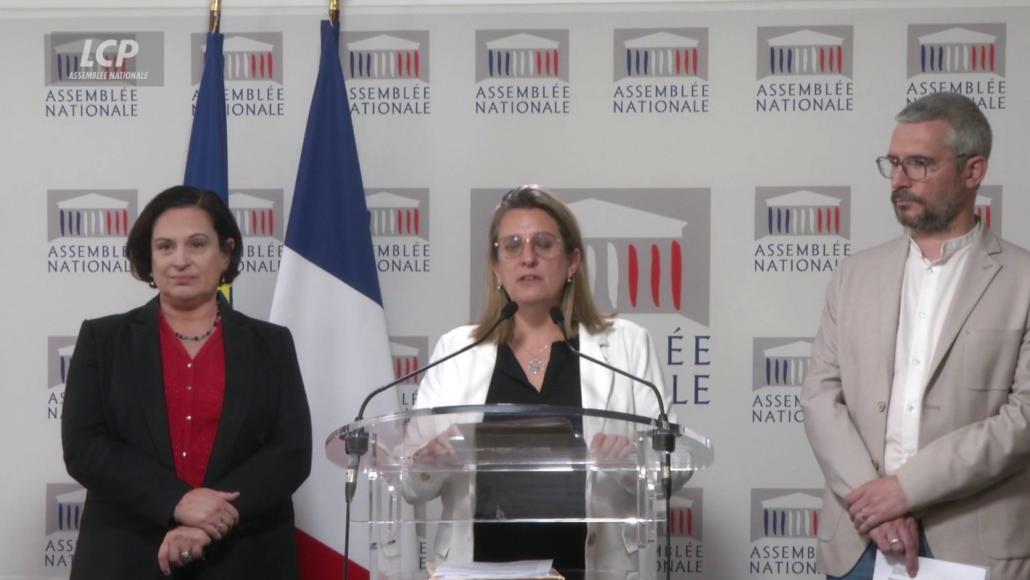 Les députés Alexandra Martin, Perrine Goulet et Arnaud Bonnet