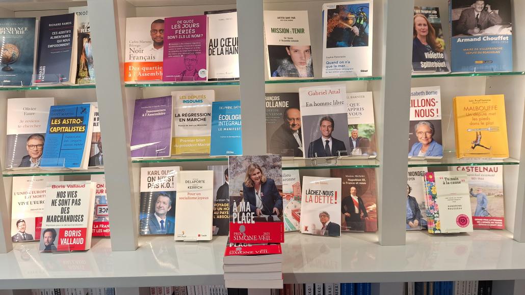 PRÉSIDENTIELLE: POUR UN CANDIDAT À LA PRÉSIDENTIELLE, PUBLIER UN LIVRE POLITIQUE EST-IL UN PASSAGE OBLIGÉ?