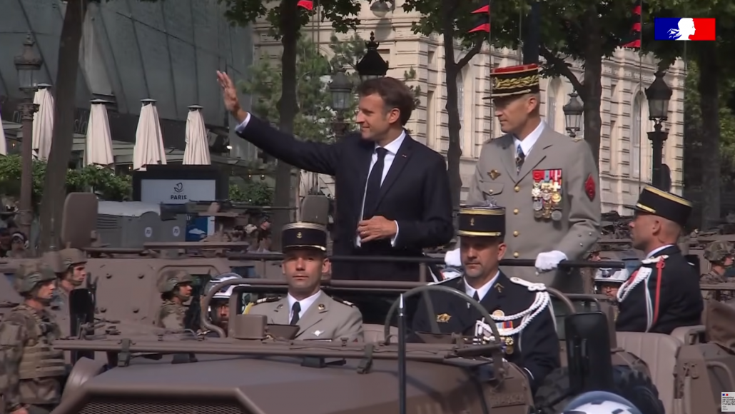 Emmanuel Macron, le 14 juillet 2022. Capture écran Youtube du ministère des Armées.