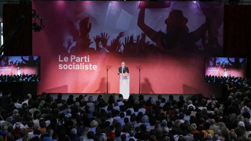Le Parti socialiste lors de son "campus d'été 2026". (Photo par ALAIN JOCARD / AFP)