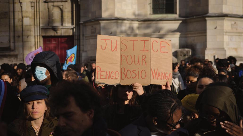 Lors de la marche blanche en hommage à Pengo Bossio Wangi, à Aubervilliers le 25 octobre 2026 