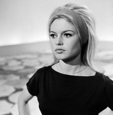 Brigitte Bardot lors de l'enregistrement de l'émission télévisée "A vos souhaits"