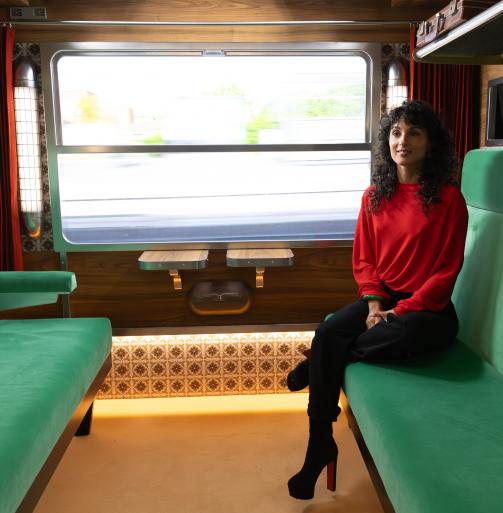 Quai n°8-Barbara Pravi / Copyright : Nicolas Kovarik-Agence1827 pour LCP