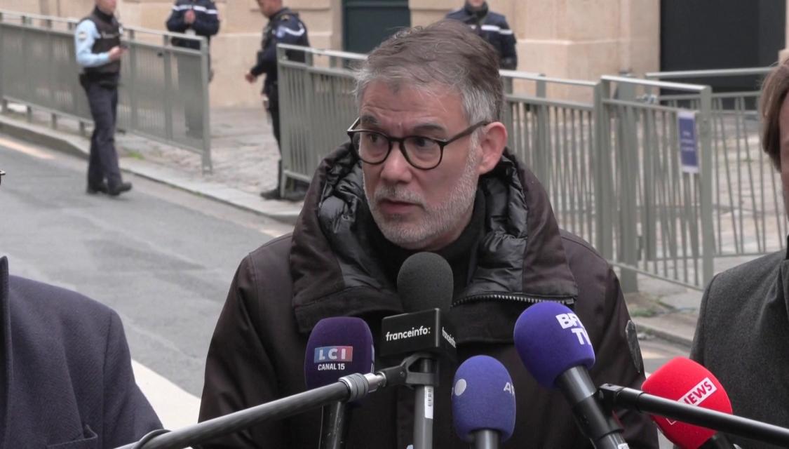 Olivier Faure à la sortie de Matignon, le 22 décembre 2025