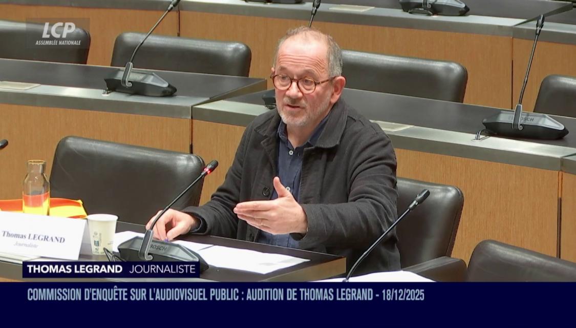 Thomas Legrand devant la commission d'enquête, le 18 décembre 2025.