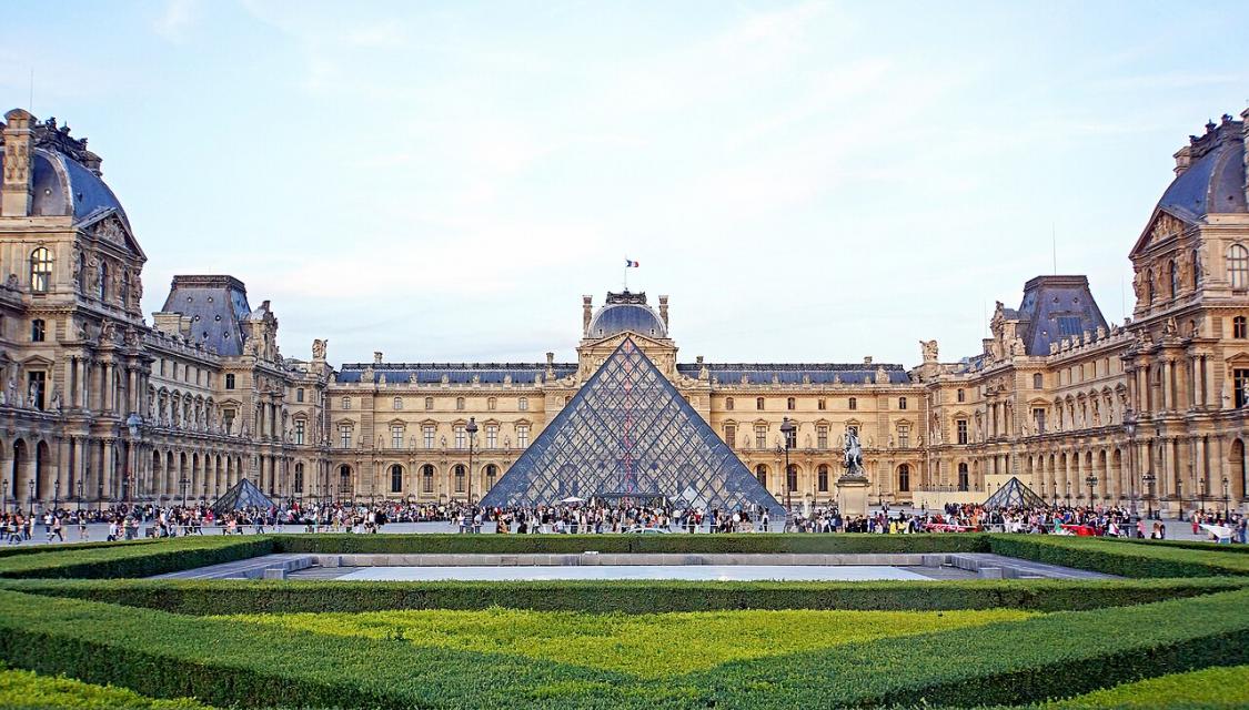 Le musée du Louvre wikimedia