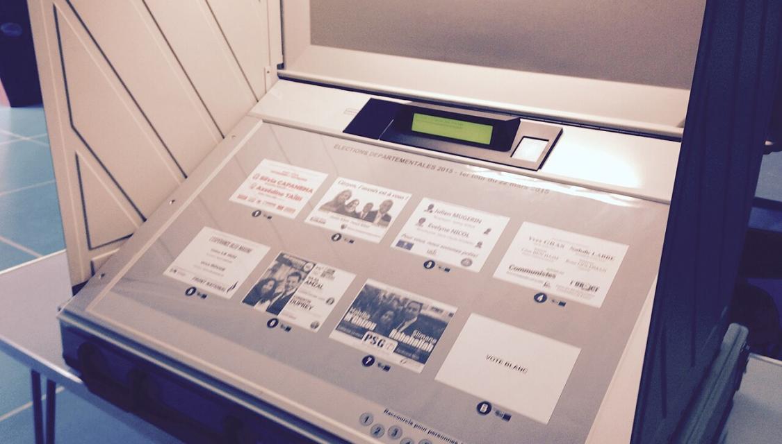 Une machine à voter à Stains, en 2015 (© Wikimedia)