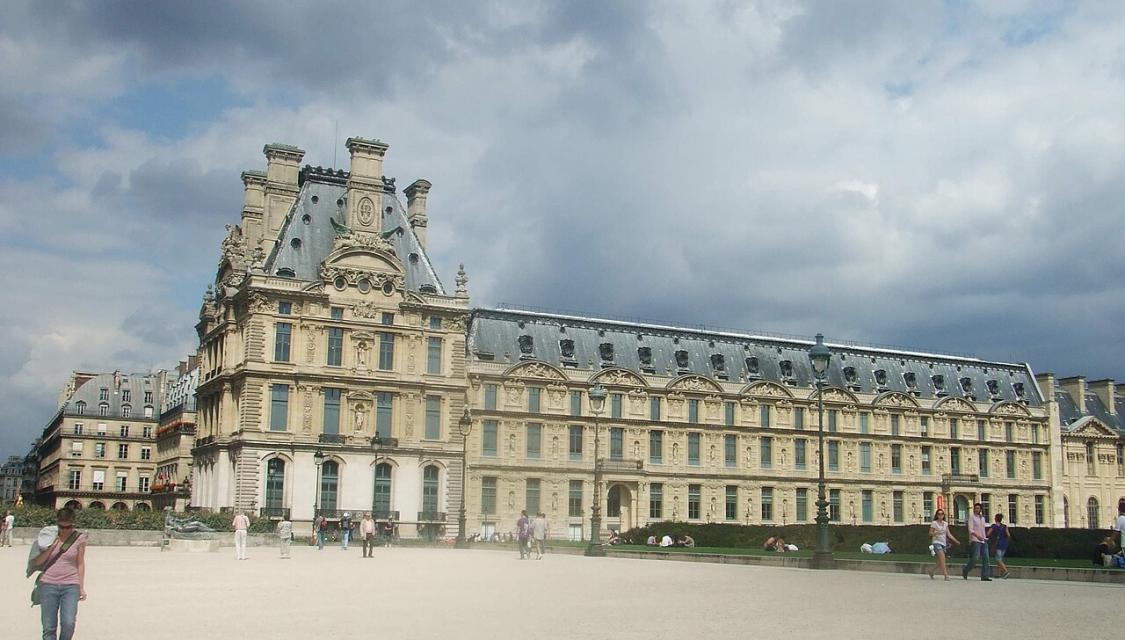 Le musée du Louvre (© Wikimedia)