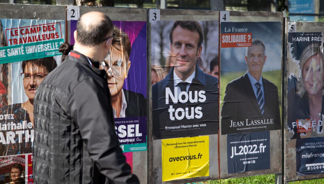 Des panneaux électoraux lors de l'élection présidentielle de 2022