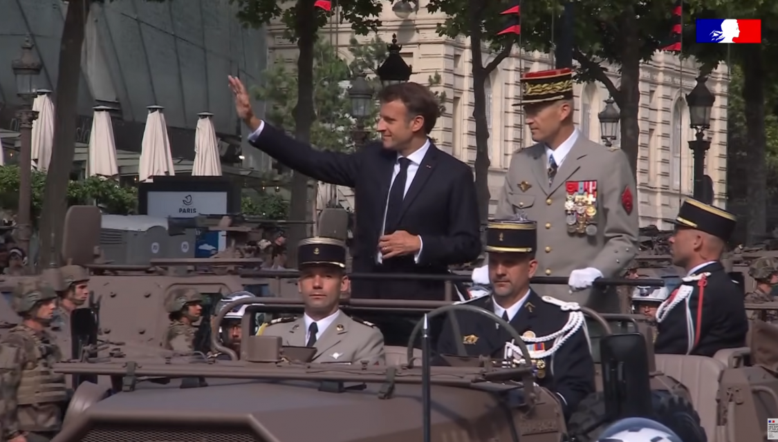 Emmanuel Macron, le 14 juillet 2022. Capture écran Youtube du ministère des Armées.