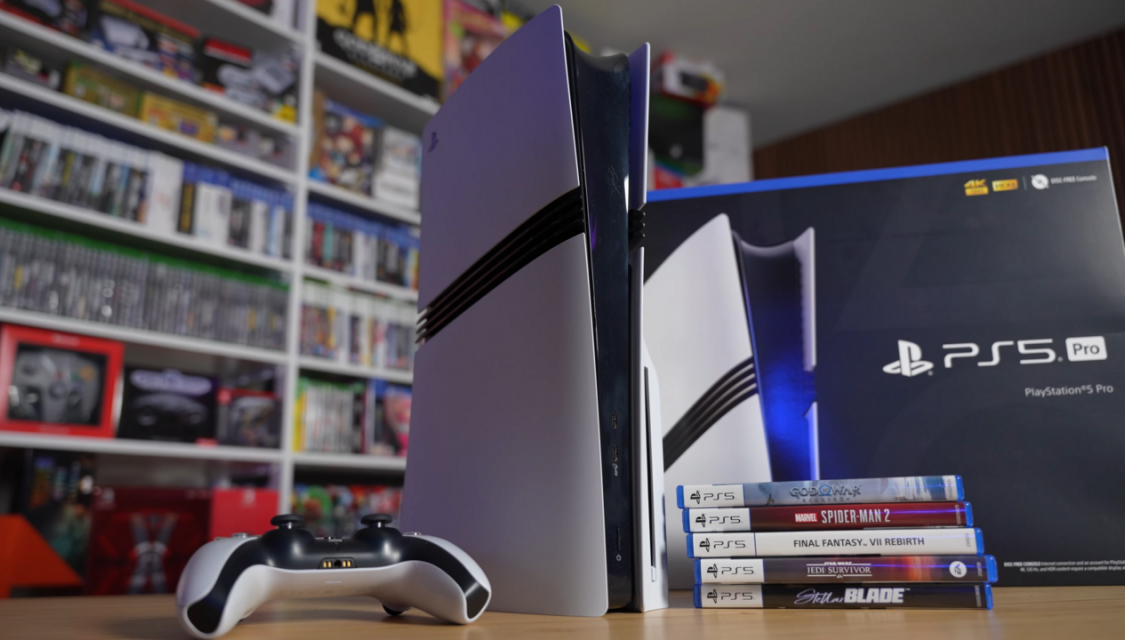 Une PS5 avec des disques