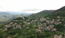 Village en Corse-du-Sud, Illustration - LCP