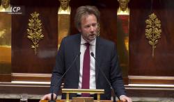 Boris Vallaud à la tribune de l'Assemblée nationale, le 14 janvier 2025