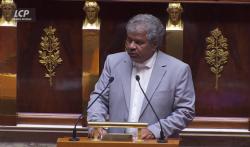 Jean-Hugues Ratenon (LFI) dans l'hémicycle, le 27 novembre 2025