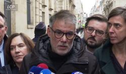 Olivier Faure à la sortie de Matignon, le 1er décembre 2025.