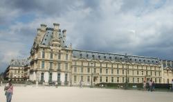 Le musée du Louvre (© Wikimedia)