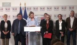 Yaël Braun-Pivet et les députés qui portent le texte intégral sur les violences contre les enfants