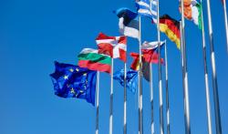Drapeaux européens (illustration) (Antoine Schibler - CC Unsplash)