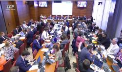 Les députés de la commission des finances examinent le projet de budget 2027, le 7 octobre 2026 - @LCP