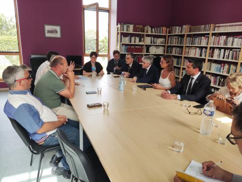 Rencontre avec des élus locaux à la mairie de Sainte-Soline LCP 06/09/2023