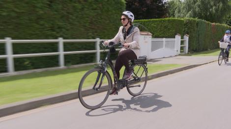 CIRCO- Aurore Bergé, la circo en vélo CIRCO- Aurore Bergé, la circo en vélo