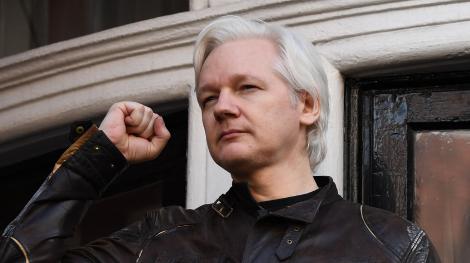Le lanceur d'alerte Julian Assange à Londres en mai 2017