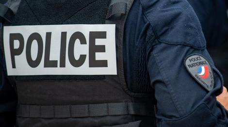 Un policier à Metz en décembre 2021