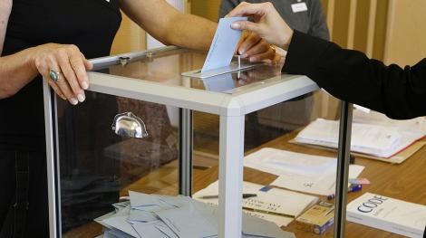 Urne de vote lors du second tour des élections présidentielles françaises, 6 mai 2007. Crédits photo : Wikipédia (licence Creative Commons)