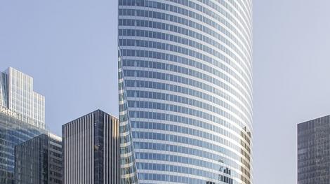 La Tour Légende abritant la société EDF dans le quartier de La Défense, à Puteaux (92), en mars 2022. Crédits photo : Wikipédia (Licence Creative Commons)