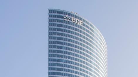 La tour Légende, siège social d'EDF, dans le quartier d'affaires de La Défense, à Puteaux, près de Paris. (Crédits photo : Wikipedia)
