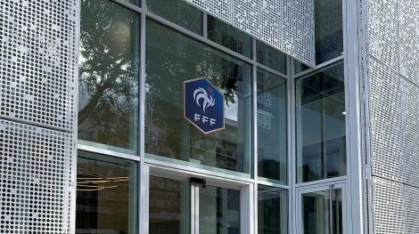Entrée de la Fédération française de football (FFF), à Paris (15ème). Crédits photo : Wikipédia (licence Creative commons)