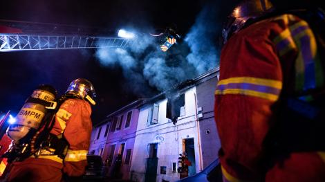 Journal de la défense-Marins du feu