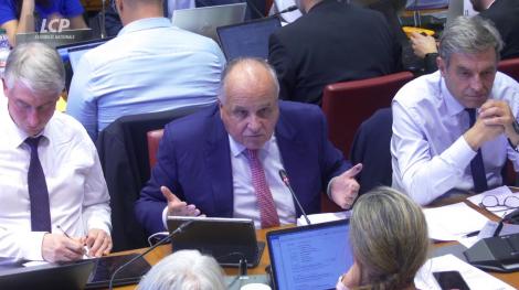 Jean-Paul Mattei (Les Démocrates) en commission des finances le 16 octobre 2024