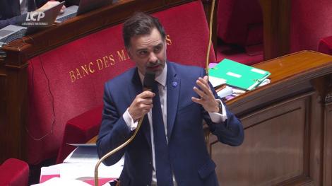 Laurent Saint-Martin dans l'hémicycle, le 8 novembre 2024